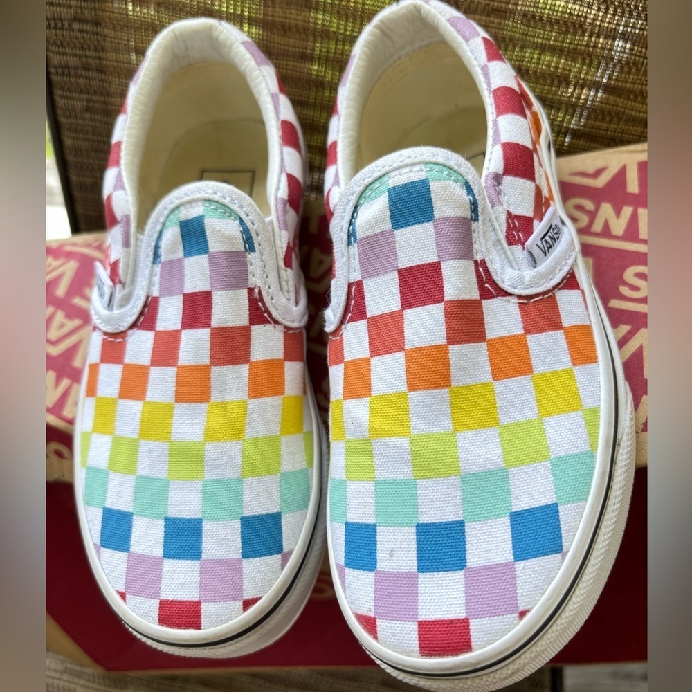 The Vans Classic Slip-On shoes Rainbow Checkerboard